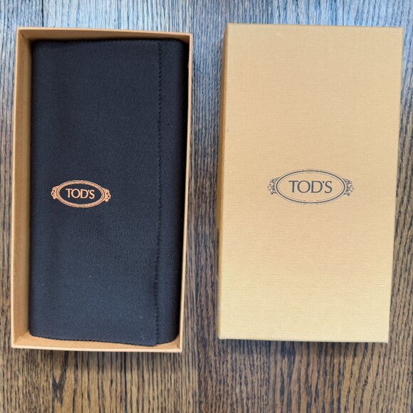 Tod's Orange Wallet - Picture 2 of 4